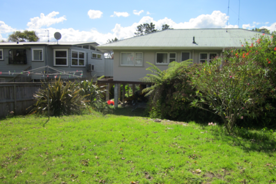 Te Atatu Peninsula - Two Lot Subdivision in Auckland